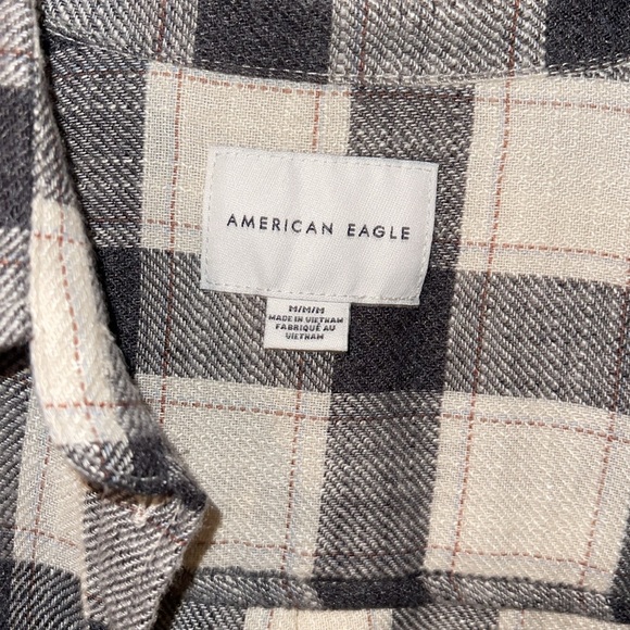 American Eagle Cropped Tan & Gray Flannel - Picture 2 of 5